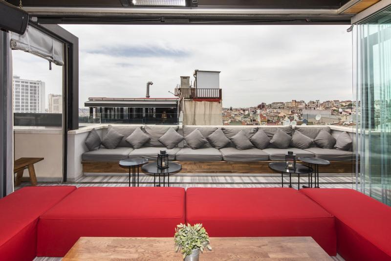 Wabi Hostels Istanbul Exterior photo